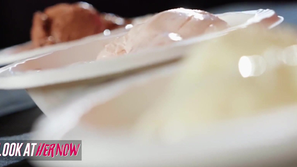 Молодая девчонка реально в ахуе от большого члена в своей пизде