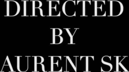 Красивая брюнетка наслаждается приятным анальным сексом