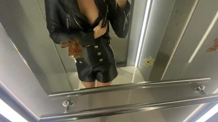 Трахнул сводную сестру в кожаной куртке, когда она вернулась с дискотеки