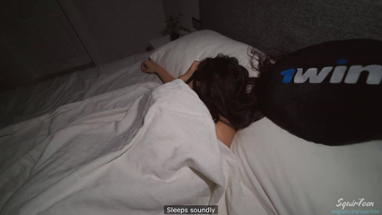 Вор дал на рот молодой хозяйке прежде, чем ограбить её