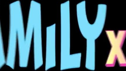 Миниатюрная падчерица любит прыгать на члене отчима