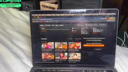 Молодая русская мачеха трахнулась с пасынком, когда застукала его за дрочкой