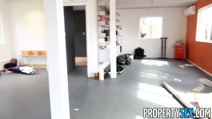 Риэлторша с большим стажем знает, как уговорить клиента купить дом