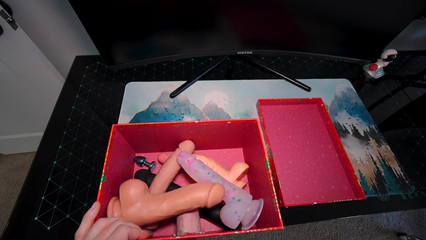 Извращенный брат подарил сводной сестре свой член на рождество