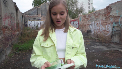 Ого, да за такие деньги можешь выебать меня прямо на улице