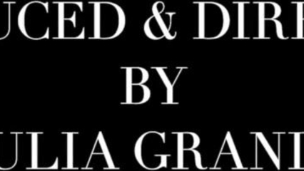 Стройная вебкам модель занимается страстным сексом со своим преданным фанатом