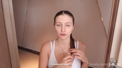 Соседка оказалась нимфоманкой и соблазнила меня на секс в душе