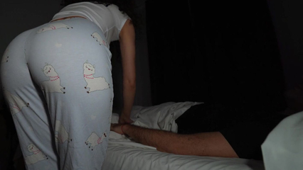 Отчим случайно выебал падчерицу, перепутав её с женой