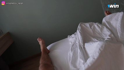 Сводная сестра помогла мне кончить, когда проснулась в моей кровати