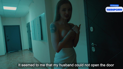 Трахнул полуголую незнакомку, которую встретил возле квартиры