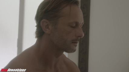 Похотливый отчим выебал азиатскую падчерицу после школы